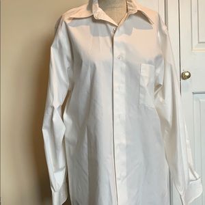 Vanheusen dress shirt size 15 32/33 white